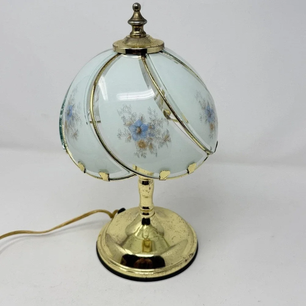 Vintage Hollywood Regency Table Lamp Segmented Curved Glass Shade 3- Way Touch